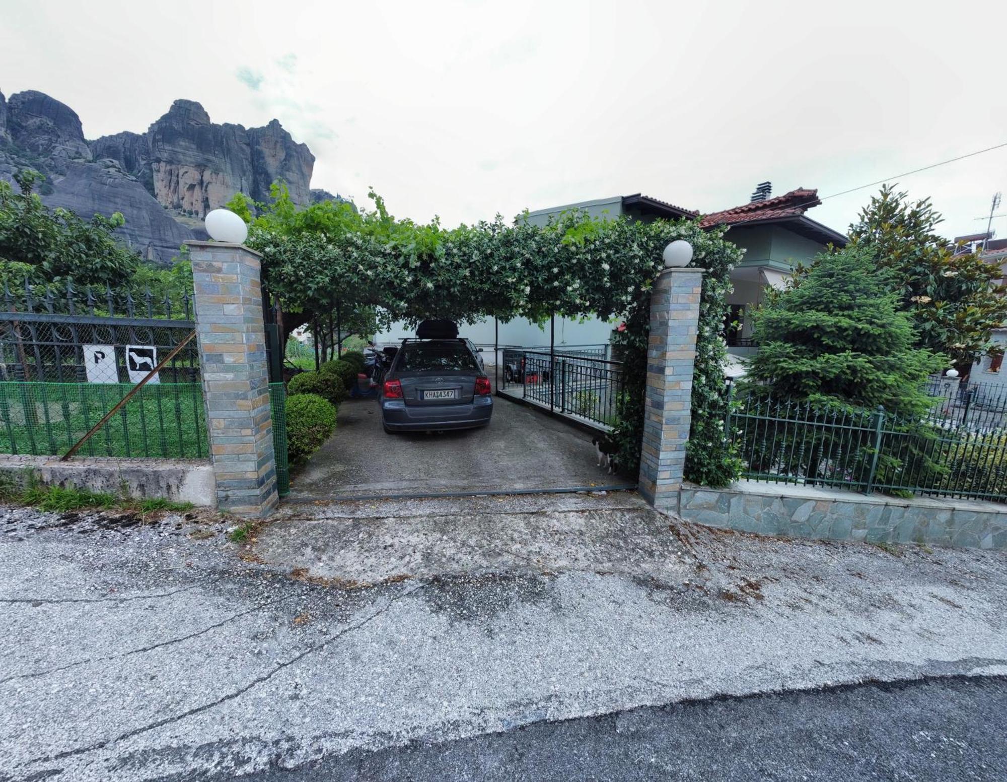 Postmans Apartment Under Meteora Kalambaka Exterior photo